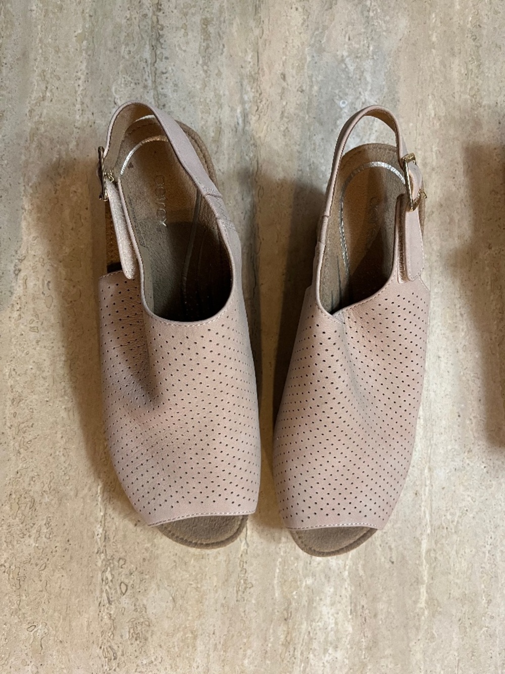 New in Box Aetrex Slingback Wedge Size 10